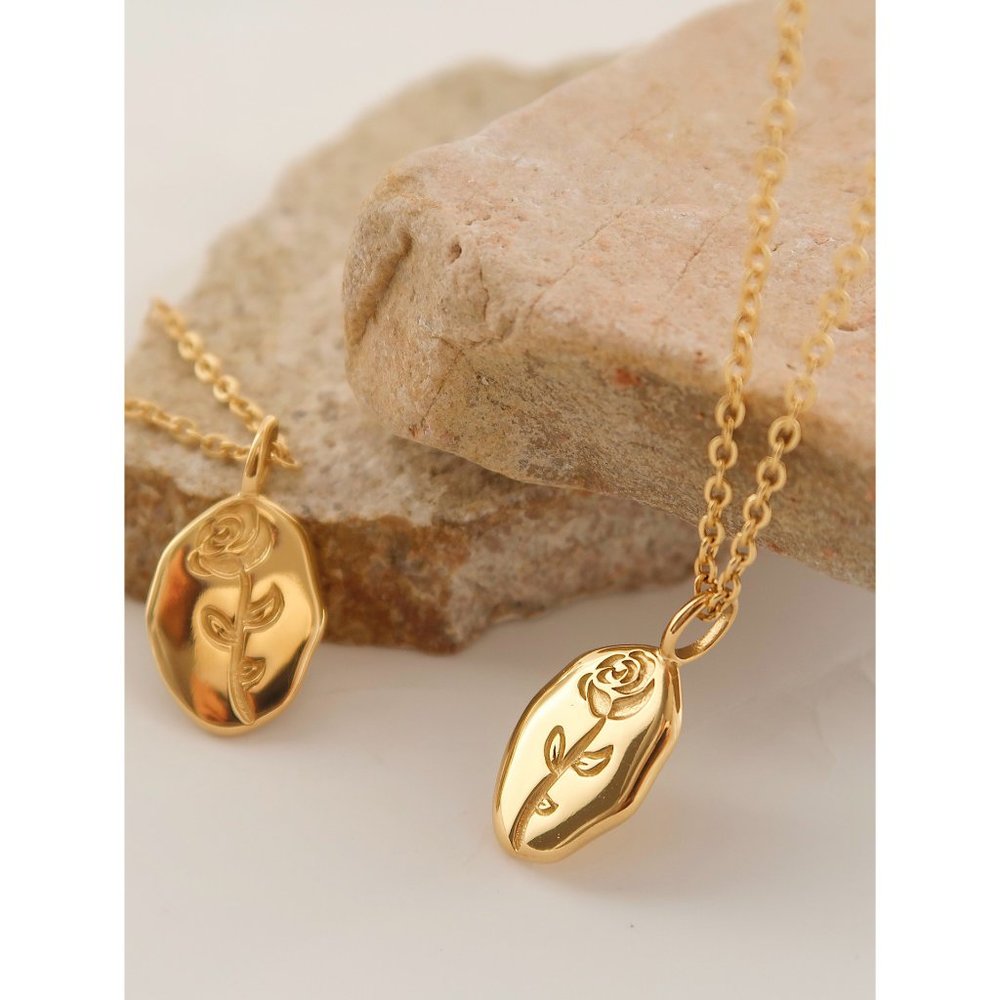 NEW 18K Gold Plated Rose Flower Pendant Necklace - Picture 5 of 16